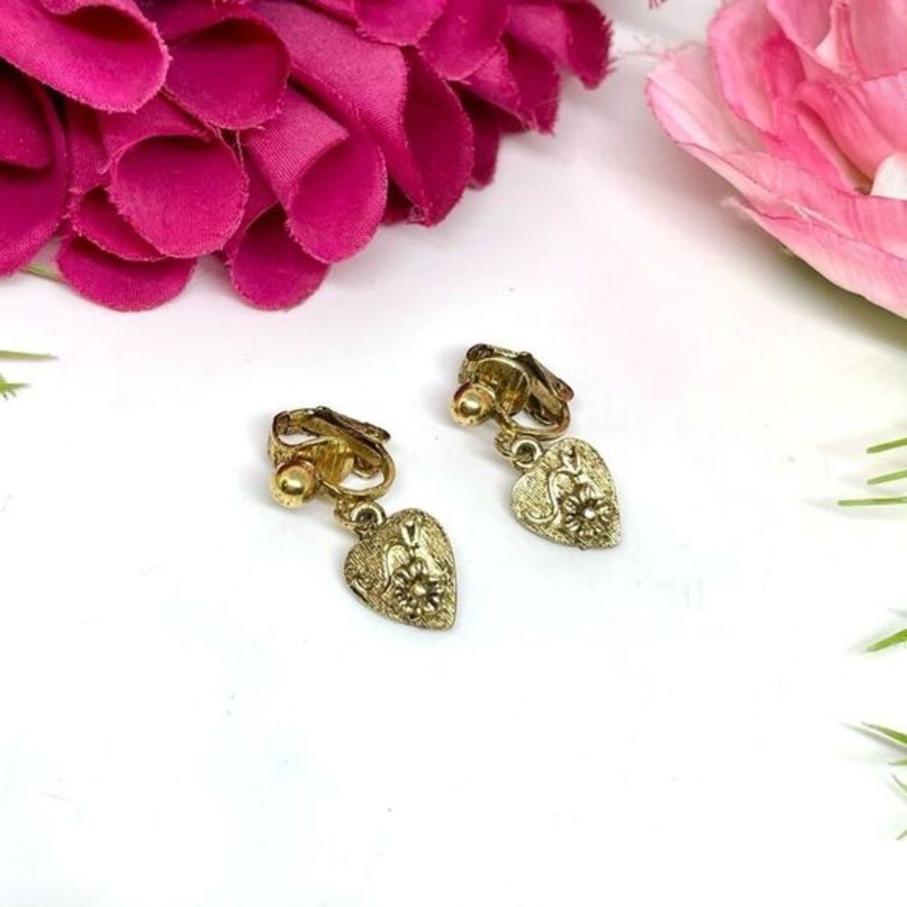VINTAGE⚜️Golden Heart Floral Detail Clip Earrings